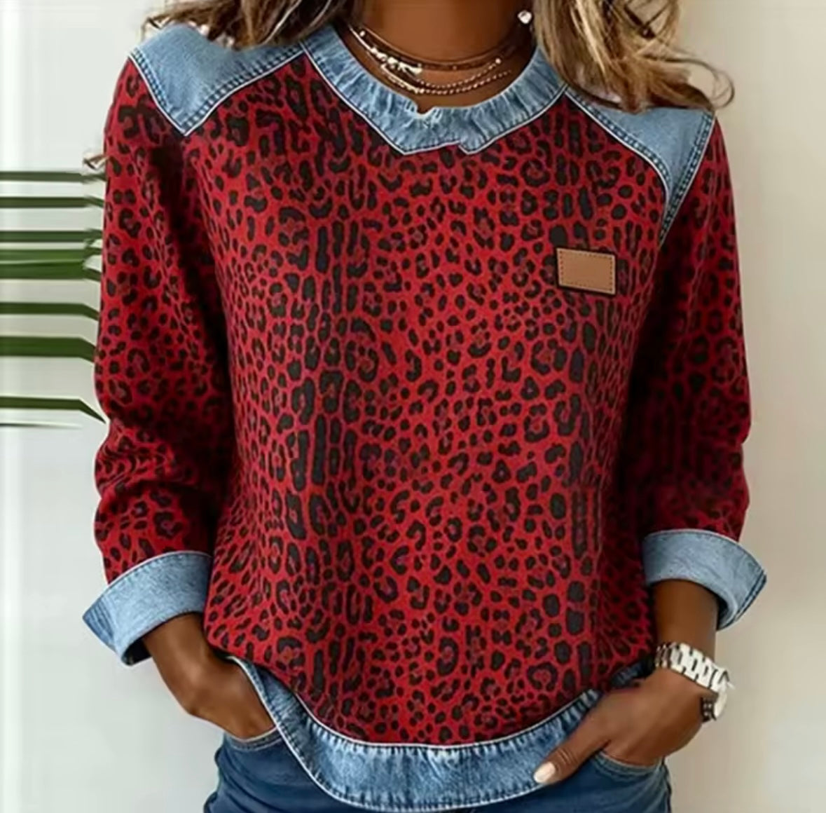 Sofia | Felpa Leopardata Grigia con Collo in Denim