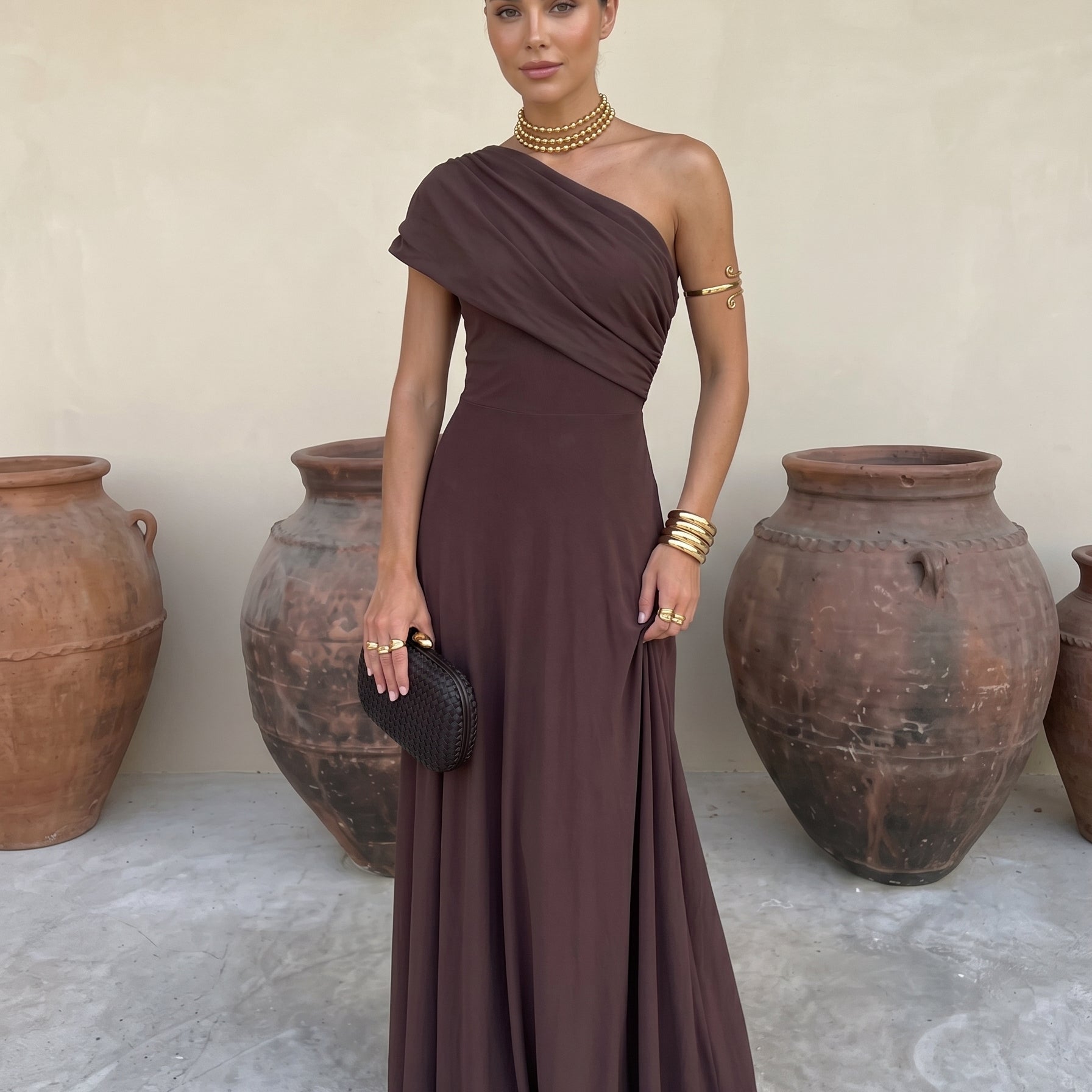 Serena | Abito Lungo Marrone Cacao Monospalla
